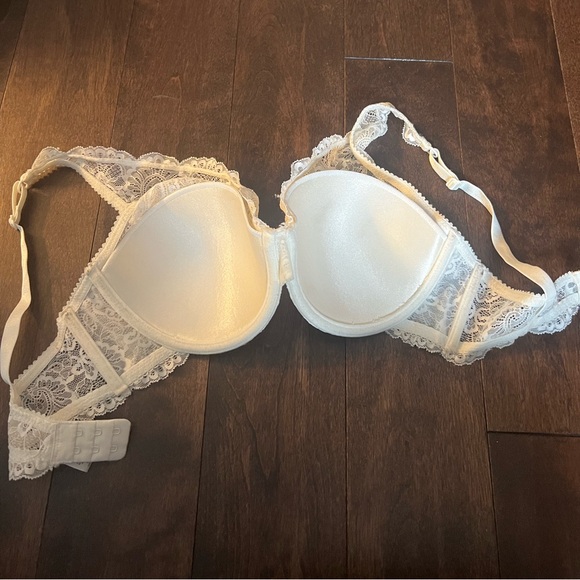 Lace Bra - Picture 4 of 4